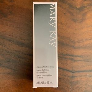Mary Kay Makeup Finishing Spray